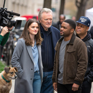 Kerris Dorsey, Jon Voight, Katie Holmes, Liev Schreiber, and Pooch Hall on the set of Ray Donovan. Wearing casual attire. Filming on location.