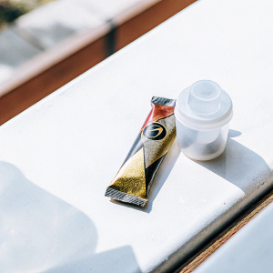 Vifit Sport Performance Energy Gel, perfect for athletes and fitness enthusiasts. Quick energy boost in every packet.