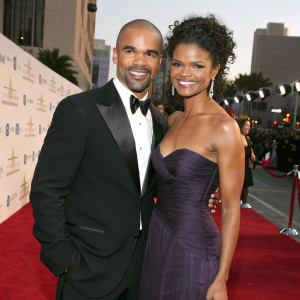 Shemar Moore and Kimberly Elise at the Hollywood awards gala. Standing side by side, posing for a picture.