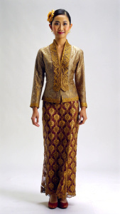 fashion style, kebaya kutu baru, full body