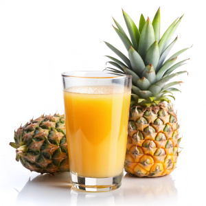 suco de abacaxi fundo branco