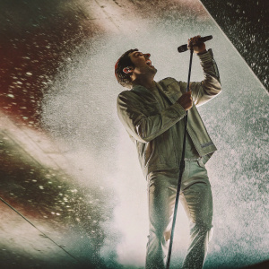 Maroon 5's Red Pill Blues album cover featuring frontman Adam Levine