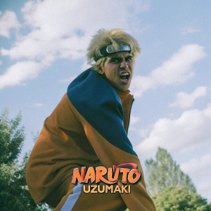 Naruto Uzumaki in a promotional poster. Fierce expression, blue sky backdrop. Vibrant color scheme. Text in native language and English. Dynamic composition.