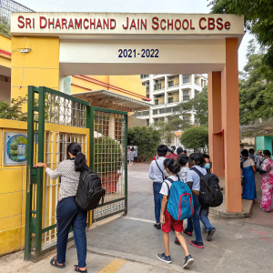 At the heart of the bustling city, Sri Dharamchand Jain School-CBSE opens its doors to students eager to learn Hindi. Native speakers from the heartlands teach the ancient art of the language. Interested students can inquire about the 2021-2022 academic year opportunities.